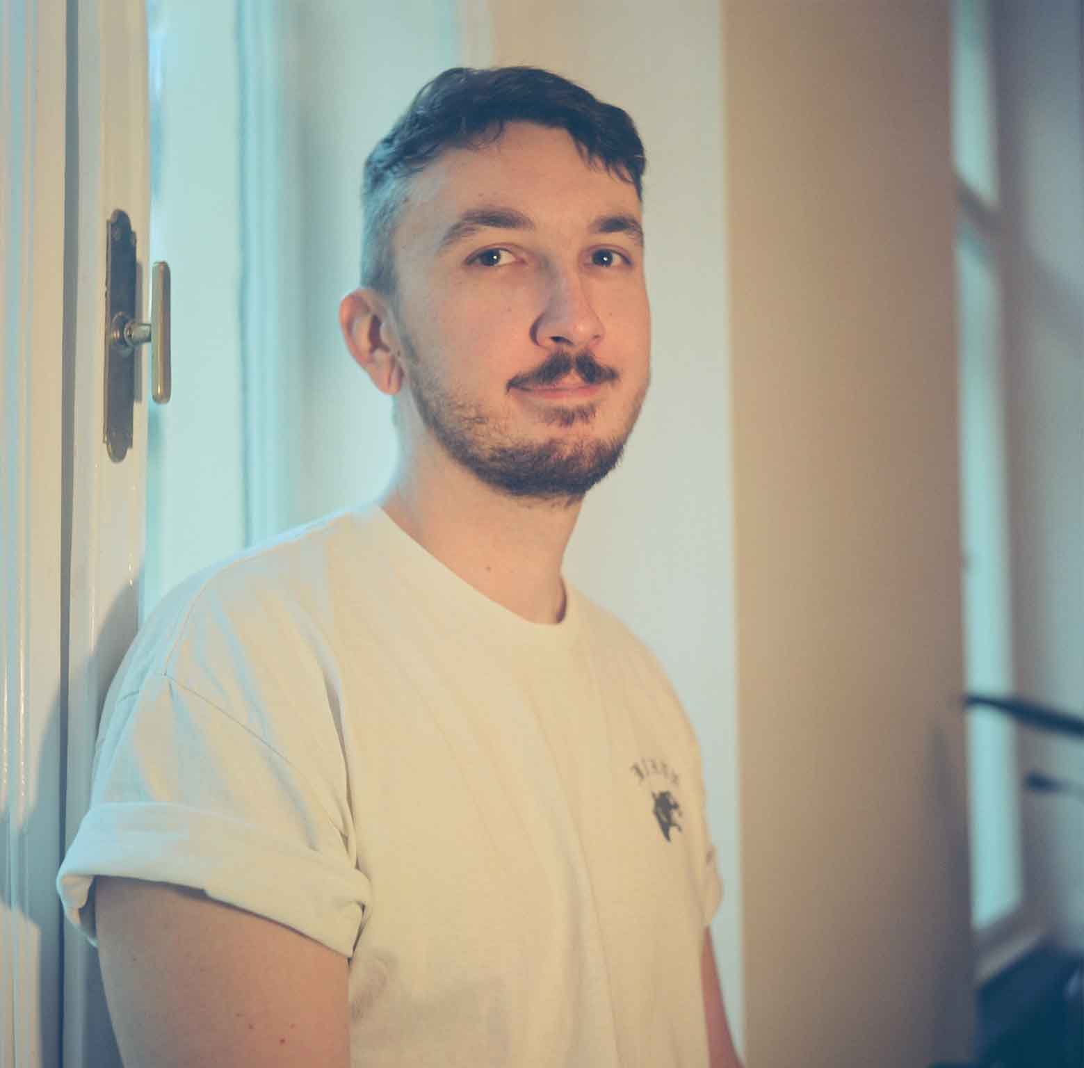 Tomáš art director Kešu